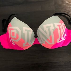 PINK Wear Everywhere Push-Up
